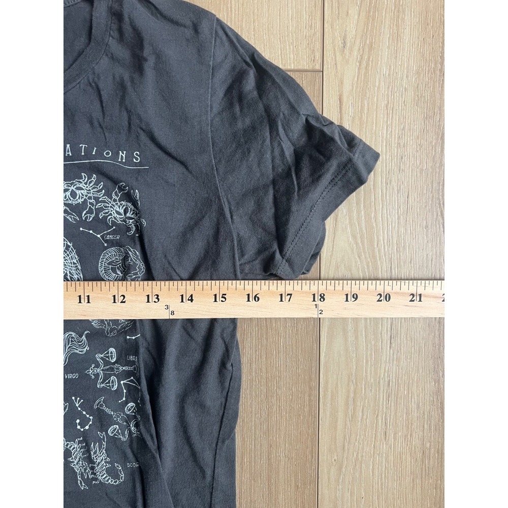 Fifth Sun Women's T Shirt Medium Zodiac Constellations - Picture 3 of 4